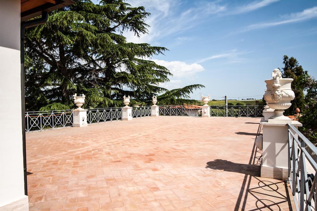 Villa Strampelli Pomezia Exterior photo